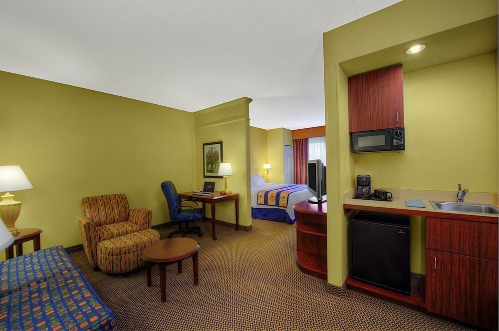 Springhill Suites Milford Exterior foto